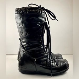 Black on black Moon Boots size 37